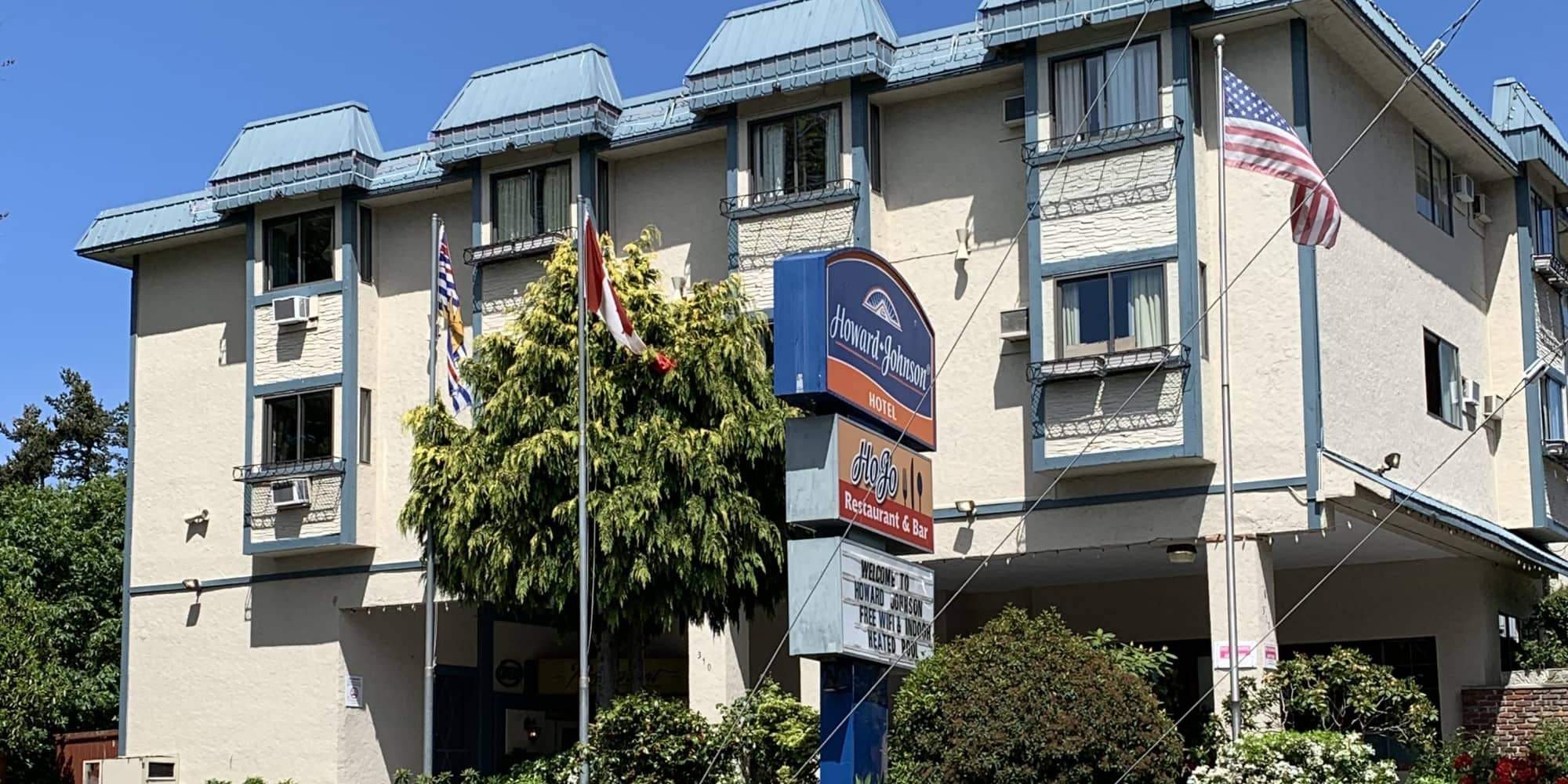The exterior of the Howard Johnson, one of several hotels now hosting relocated tent city campers (Anna J. James)
