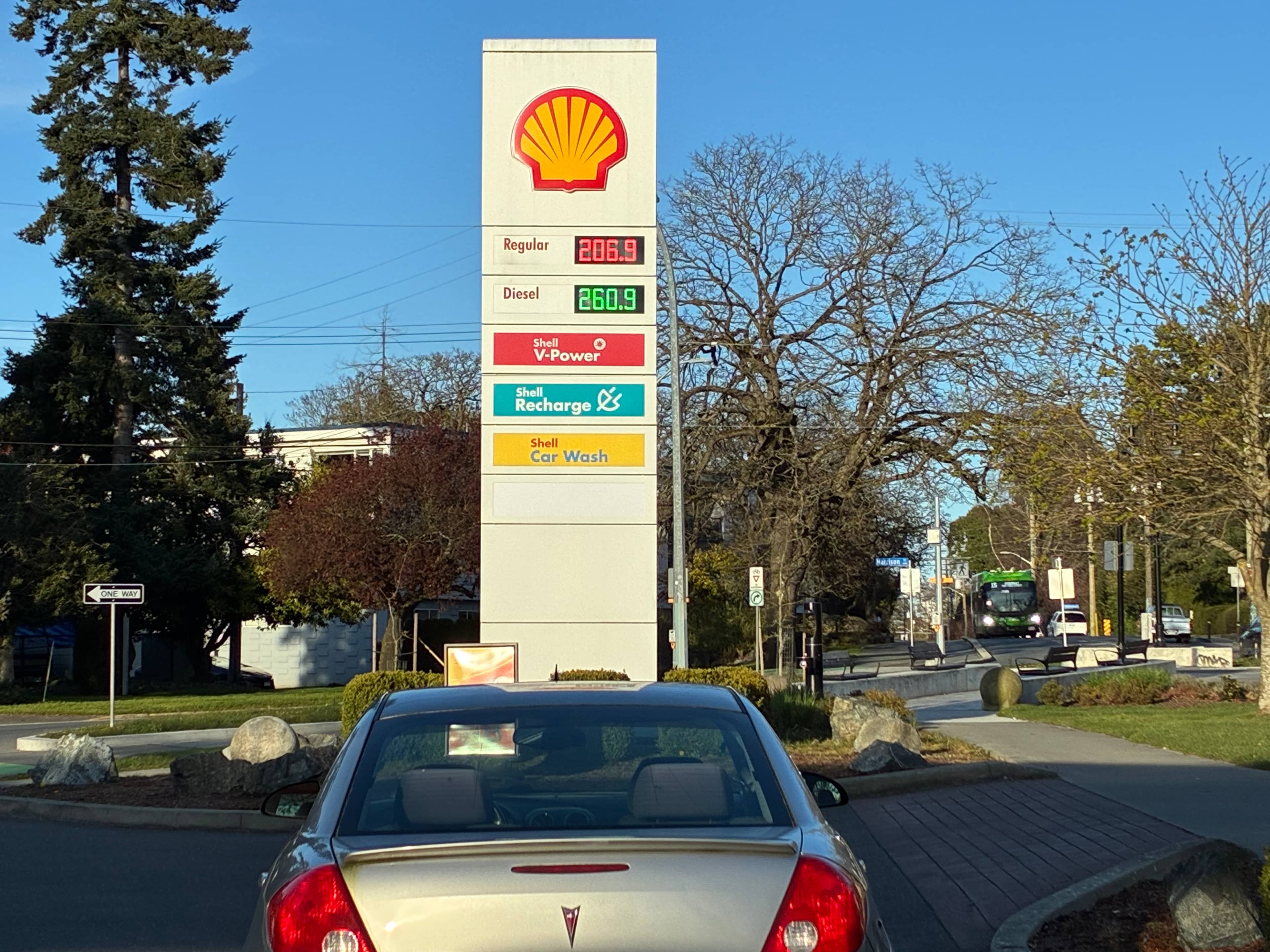 Shell on Fort. Photo: Mark Brennae / Capital Daily