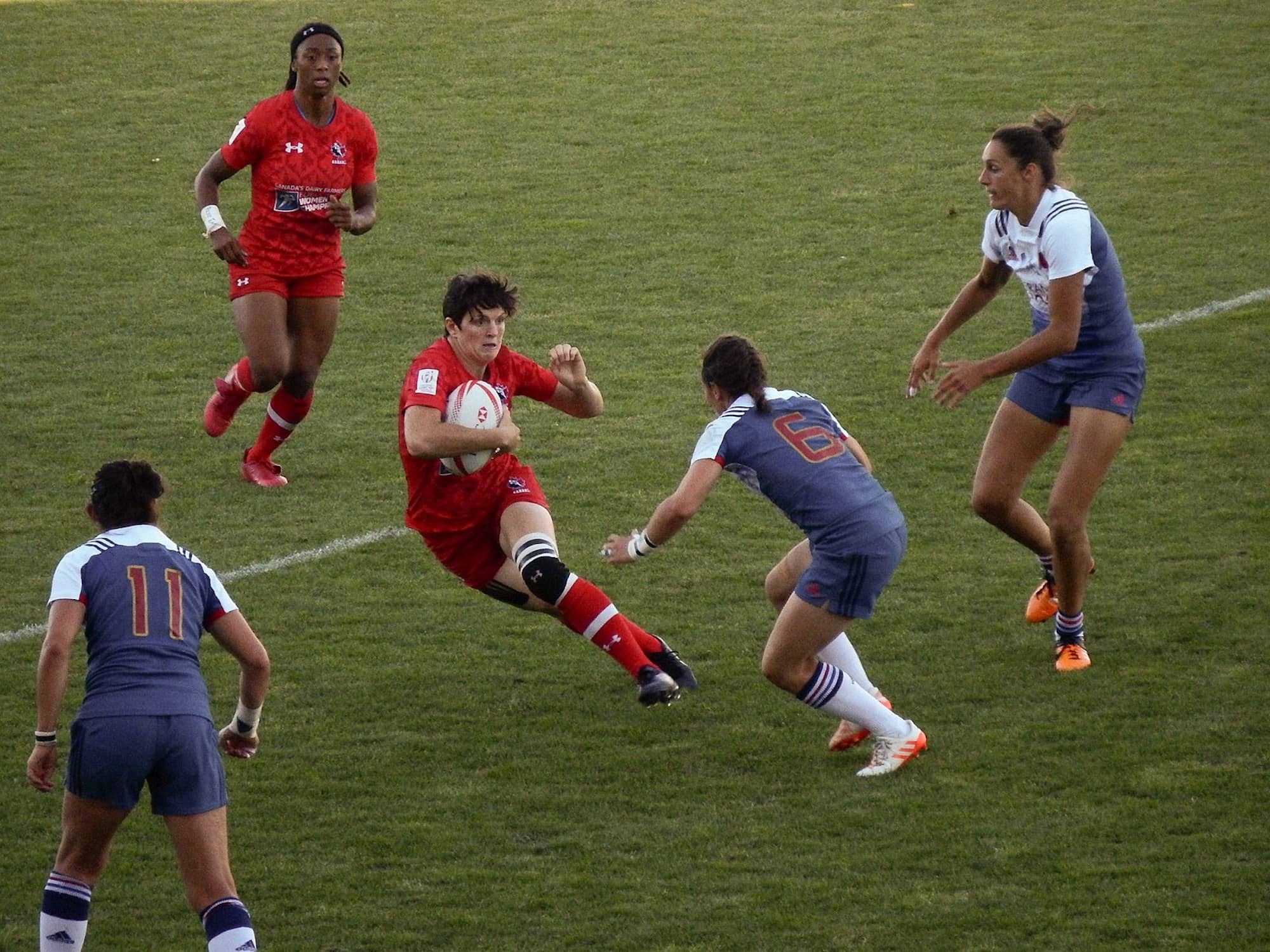 Canada Women's 7s team plays against Team France in 2017. Photo: Wikimedia Commons