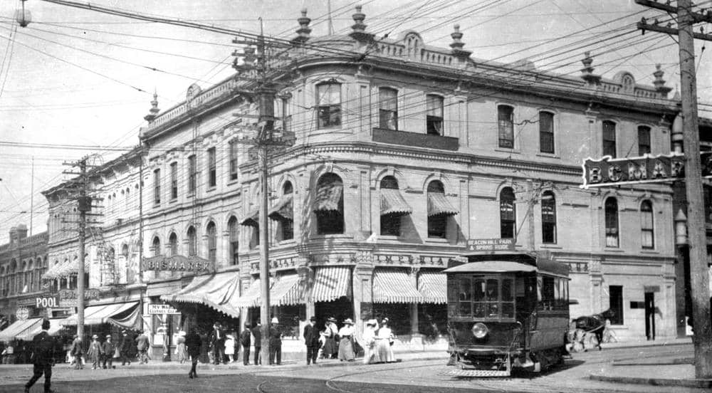 Imperial Bank of Canada; NE corner Yates and Government streets, circa 1890. Photo: BC Archives