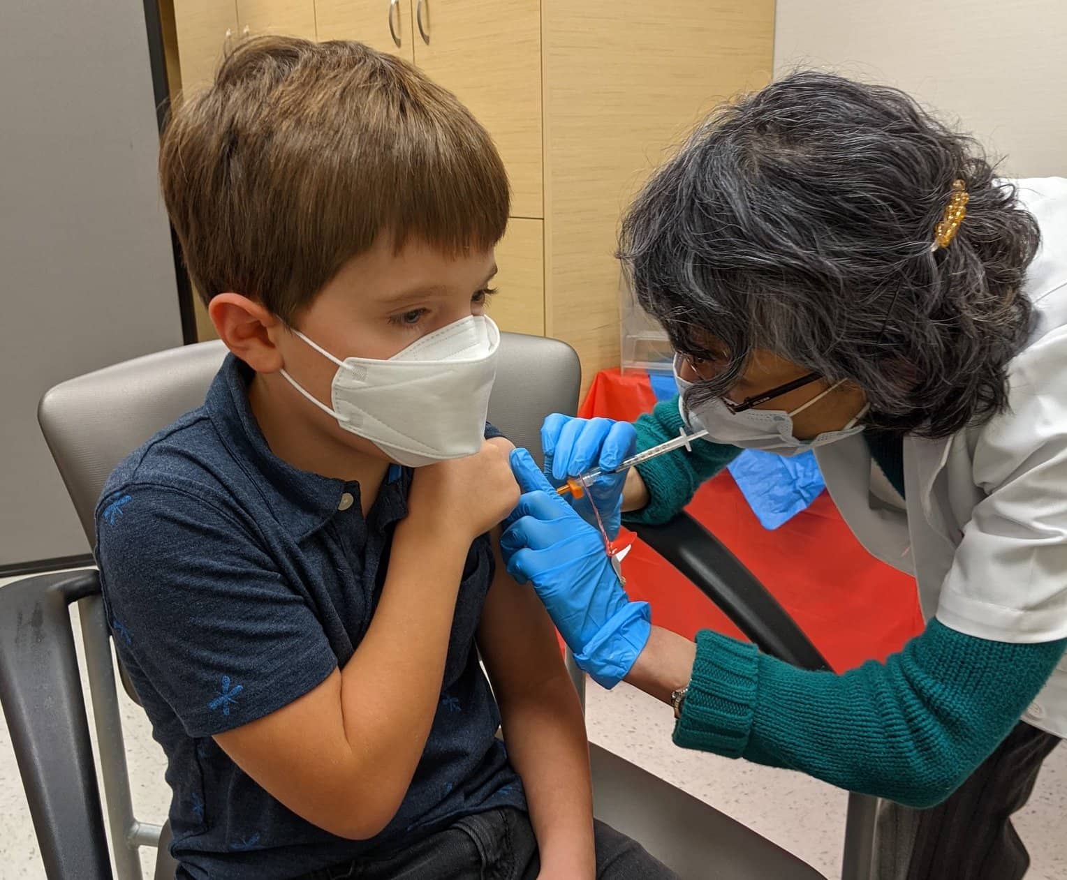 A Vancouver Island child gets a vaccination in Port Angeles on Nov. 12. Photo: Tom Jackman (Submitted)