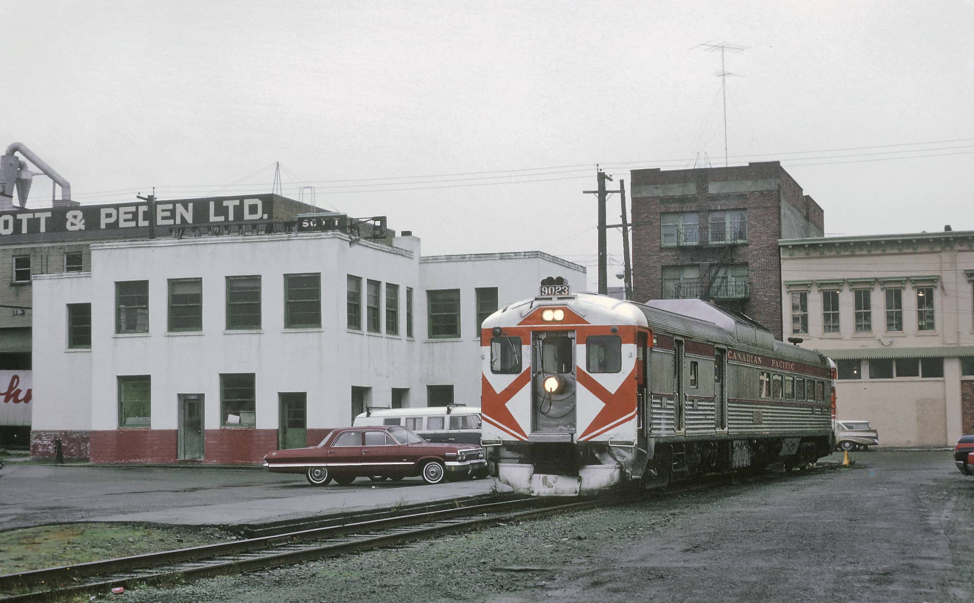 The E&N 9023 RDC Train 1 at Victoria, BC on November 10, 1969. Photo: Roger Puta.