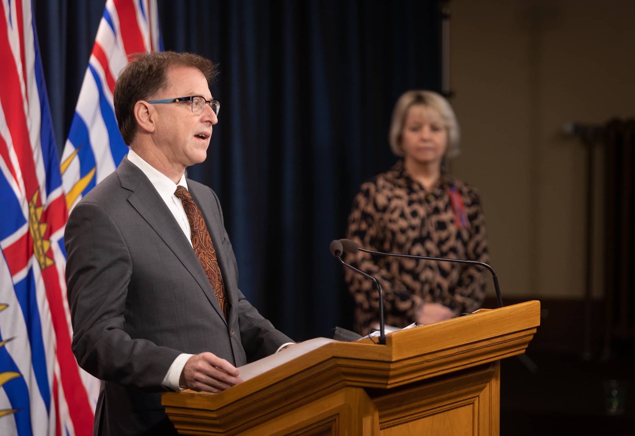 Photo: Adrian Dix and Dr. Bonnie Henry at a Nov. 2022 update on respiratory illness season. They held a conference on April 6 to announce that season was ending. Photo: Province of BC (Flickr)