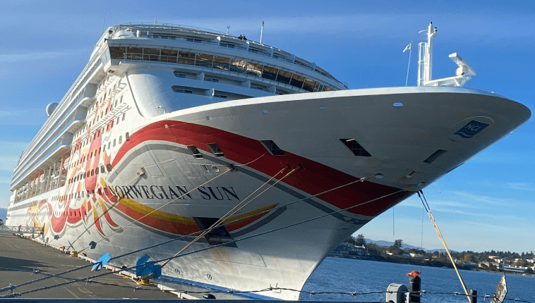 The Norwegian Sun docked at Ogden Point Sunday, Oct. 29. Photo: Mark Brennae / Capital Daily