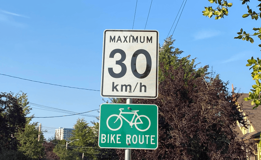 Speed sign in James Bay. Photo: Mark Brennae / Capital Daily